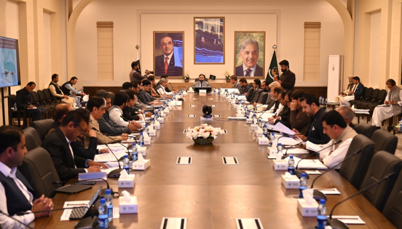 وزیر اعلیٰ بلوچستان میر سرفراز بگٹی کی زیر صدارت صوبائی کابینہ کا اہم اجلاس ، ڈیجیٹل میڈیا پالیسی سمیت صوبے کی ترقی، گڈ گورننس اور عوامی فلاح و بہبود سے متعلق  اہم فیصلوں کی منظوری