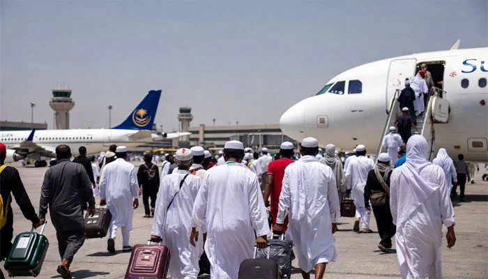 حج فلائٹ آپریشن ، آج 13 پروازیں 3510عازمین کو لے کر حجاز مقدس روانہ ہوں گی،وزارت مذہبی امور