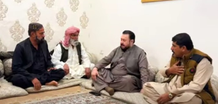 پرنس آغا عمر احمدزئی سے ٹکری عطااللہ بنگلزئی کی قیادت میں وفد کی ملاقات، ترقیاتی منصوبوں پر تبادلہ خیال