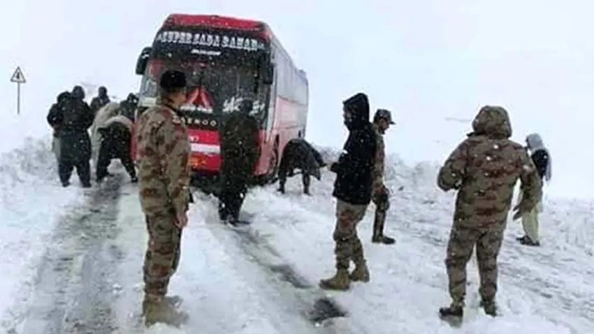 شدید برفباری: قلعہ میاں غنڈی، لک پاس میں پارکنگ شیڈ منہدم، کوئی جانی نقصان نہیں ہوا،ترجمان پی ڈی ایم اے