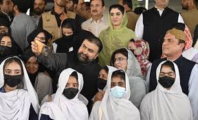 *گوادر میں تمام اسکول فعال ، بہت جلد پورے صوبے میں کوئی بھی سرکاری اسکول بند نہیں رہے گا کوئی بچہ تعلیم سے محروم نہیں ہوگا۔ وزیر اعلیٰ بلوچستان میر سرفراز بگٹی