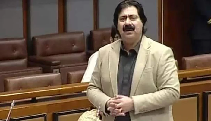 مقبوضہ کشمیر میں مسلسل پابندیاں، آبادیاتی تبدیلی کی کوششیں اور شہری حقوق کی معطلی ایک خطرناک مثال قائم کر رہی ہیں،سینیٹرمنظوراحمدکاکڑ