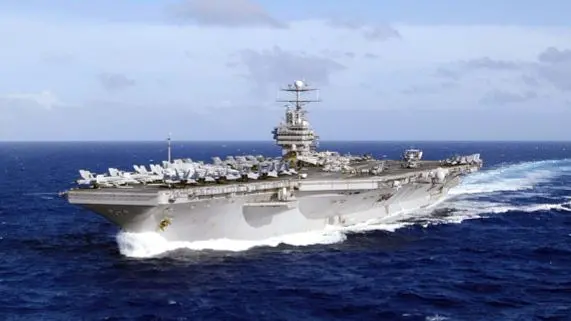 پاسدارانِ انقلاب کا طیارہ بردار بحری جہاز ابراہم لنکن ناکارہ بنانے کا دعویٰ جھوٹا ہے: سینٹ کام