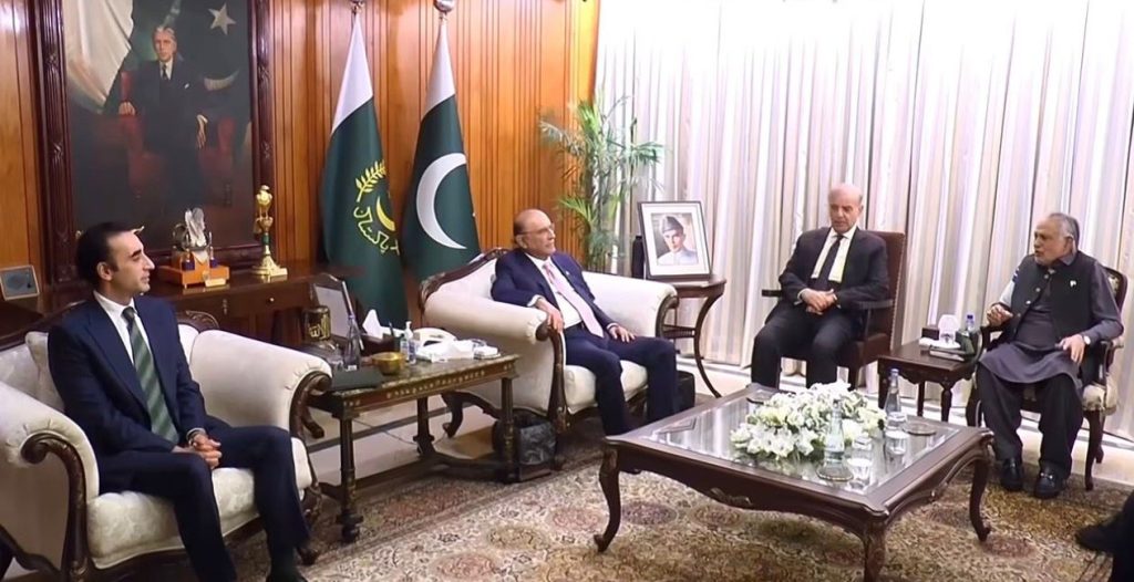 صدرِ مملکت آصف علی زرداری سے وزیراعظم شہباز شریف کی ملاقات ، قومی سلامتی کی مجموعی صورتحال پر تفصیلی تبادلہ خیال