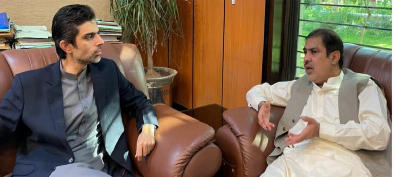 پارلیمانی سیکرٹری میر لیاقت لہڑی کی ایڈمنسٹریٹرمیٹروپولیٹن کارپوریشن زاہد خلجی سے ملاقات