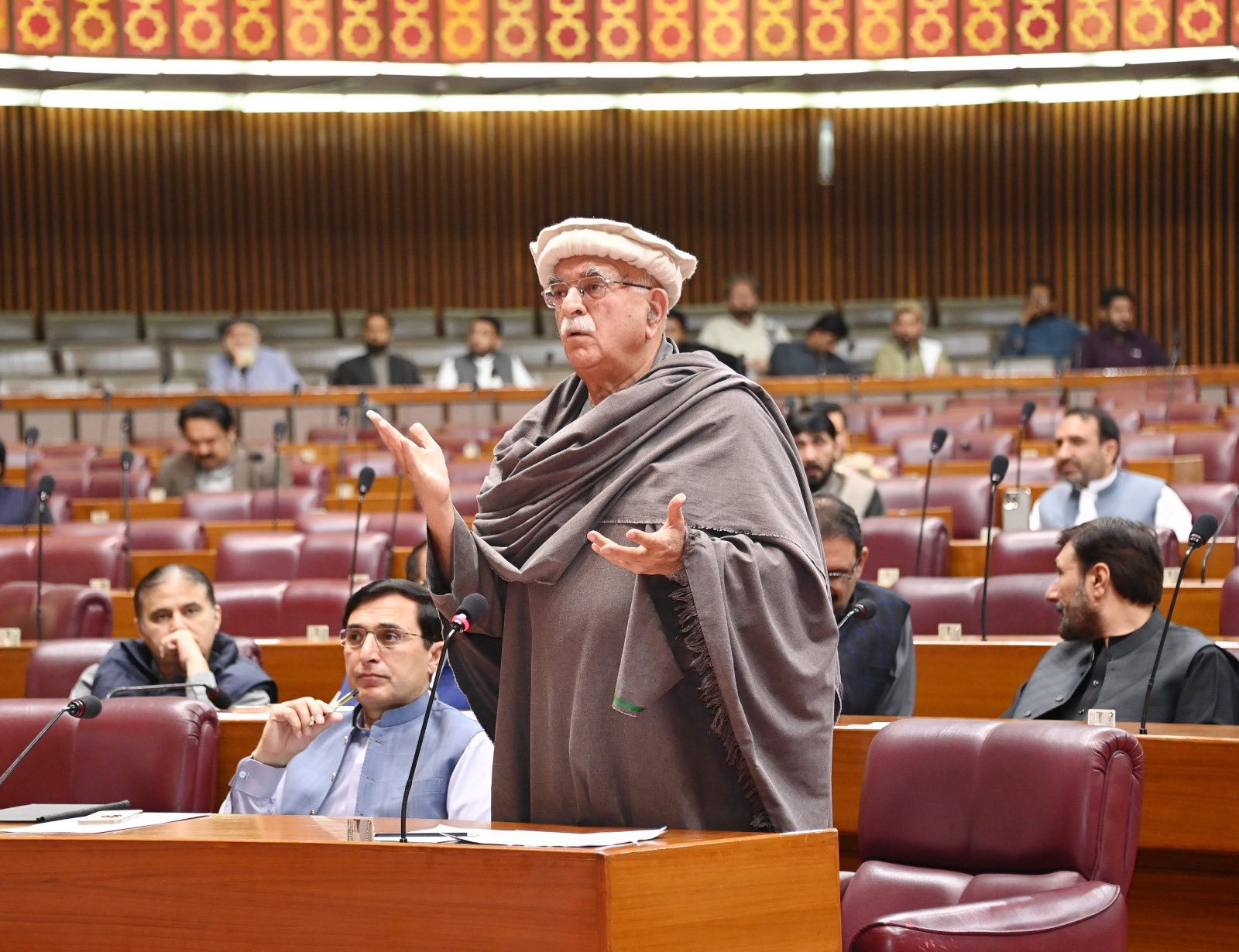 عمران مائنس پر مزاحمت ہوگی،ایمٹی پاور ہے بھکاری تو نہیں بننا چاہیے،محمود خان اچکزئی