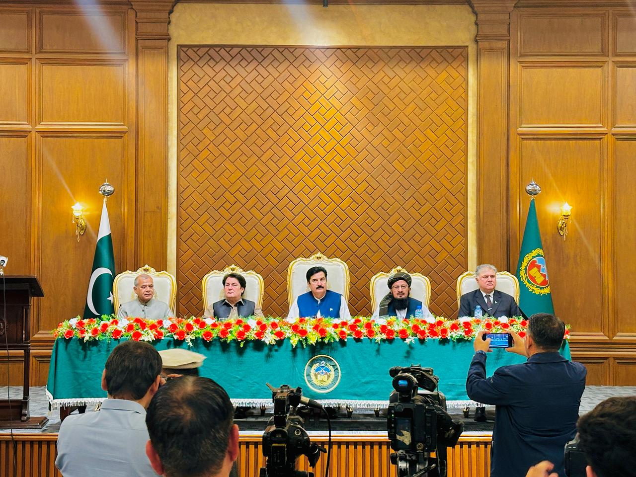 گورنر ہاؤس خیبرپختونخوا میں ریاست اور سماج مکالمہ کے عنوان سے ایک روزہ