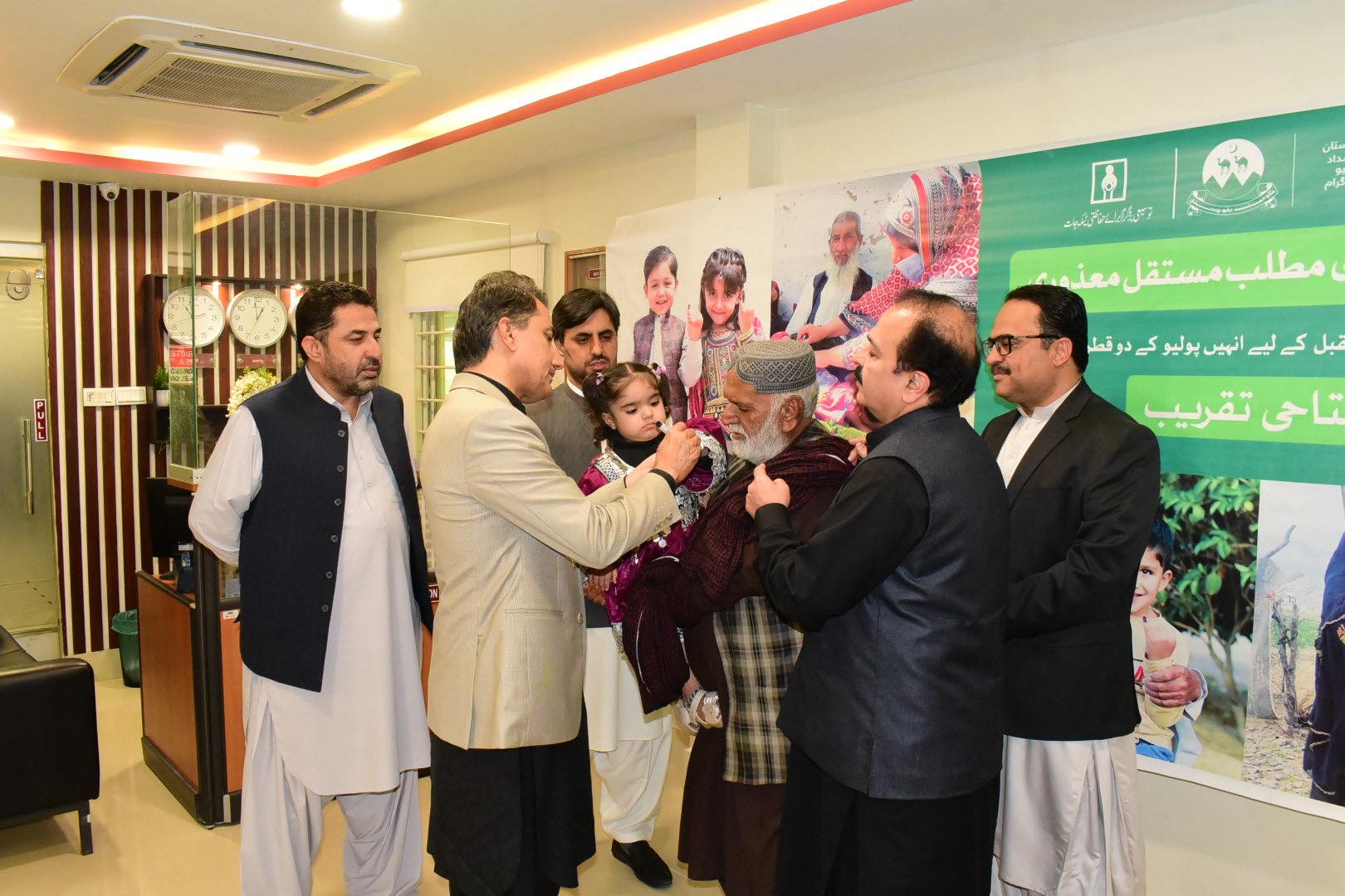 سیکرٹری صحت مجیب الرحمن پانیزئی نے پولیو ویکسینیشن مہم کا افتتاح کردیا