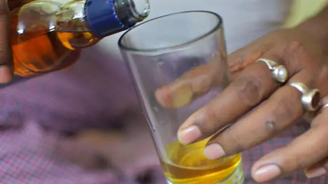 کوئٹہ: شادی ہال میں شراب نوشی ، رقص و شور شرابا کرنے پر 10 افراد گرفتار